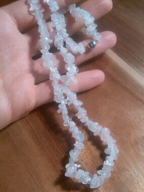 Rose Quartz Chips Magnetic Clasp Necklace (20 Inch)